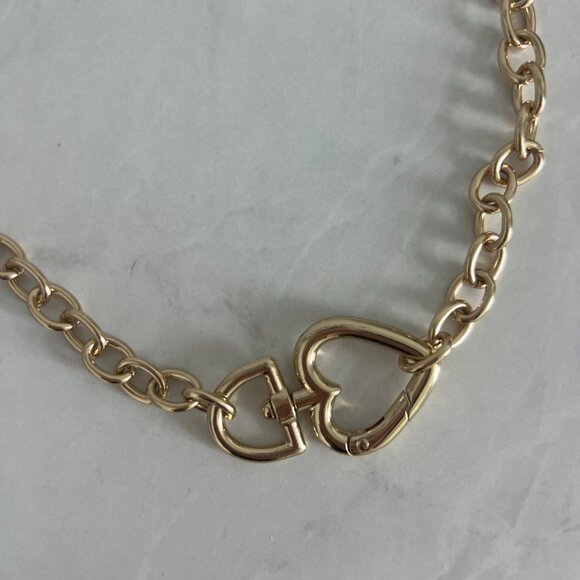 Gold Chain Necklace with Heart - Picture 2 of 2